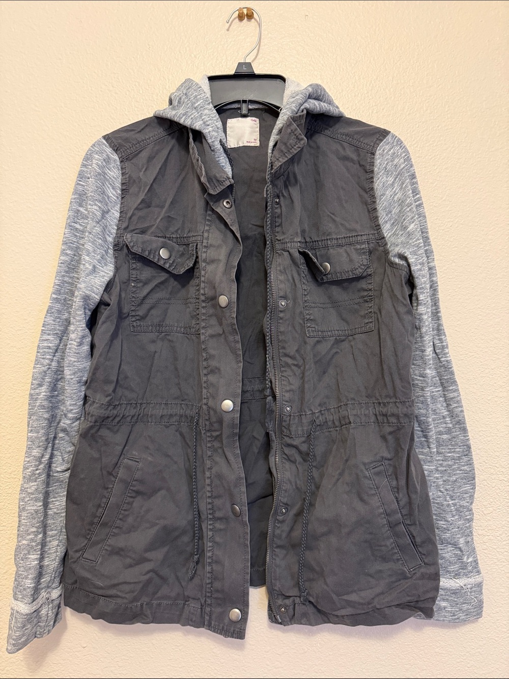 SO Two-Tone Hooded Utility Jacket in Charcoal and Heather Gray